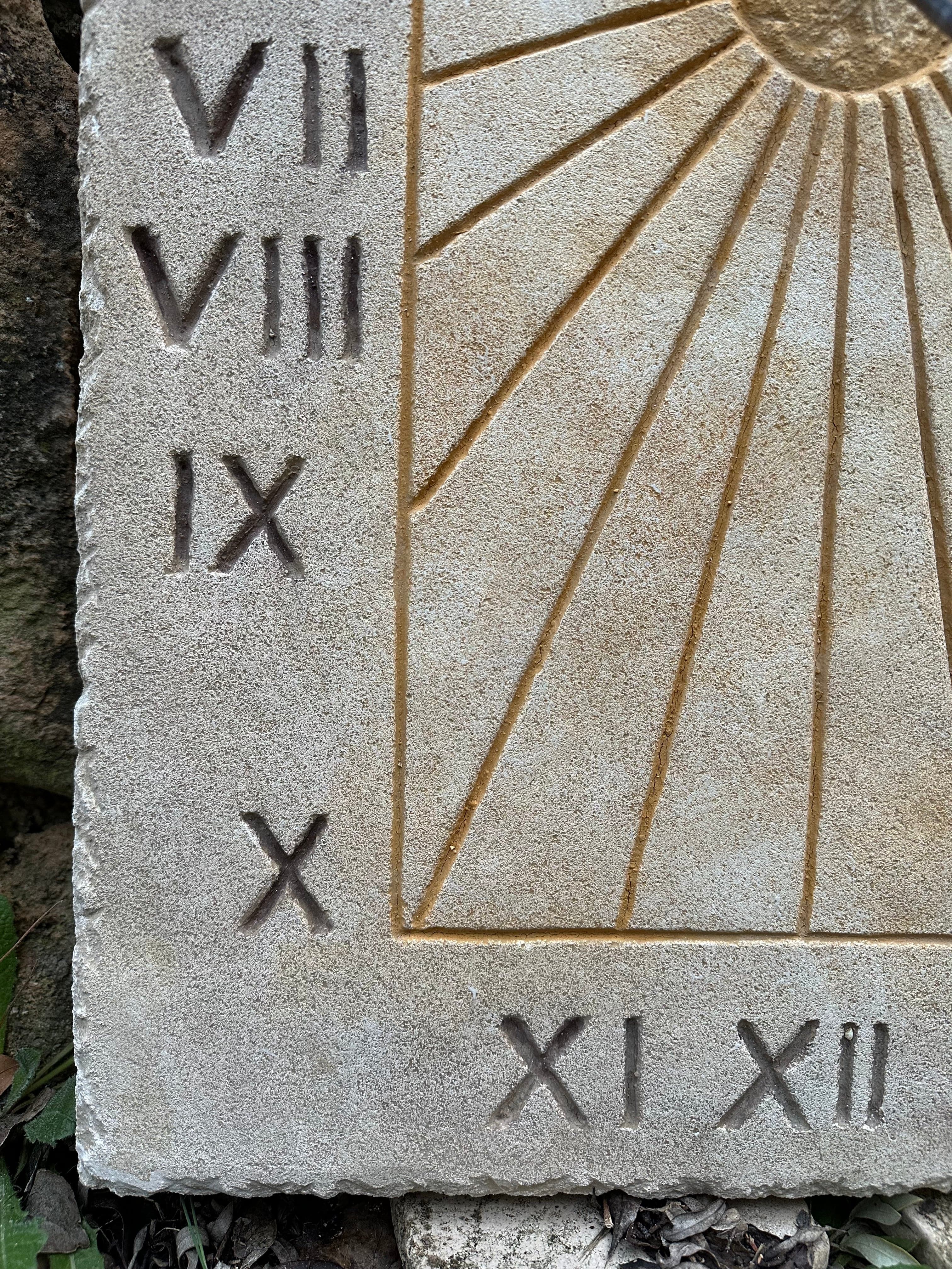 Cadran solaire en pierre naturelle