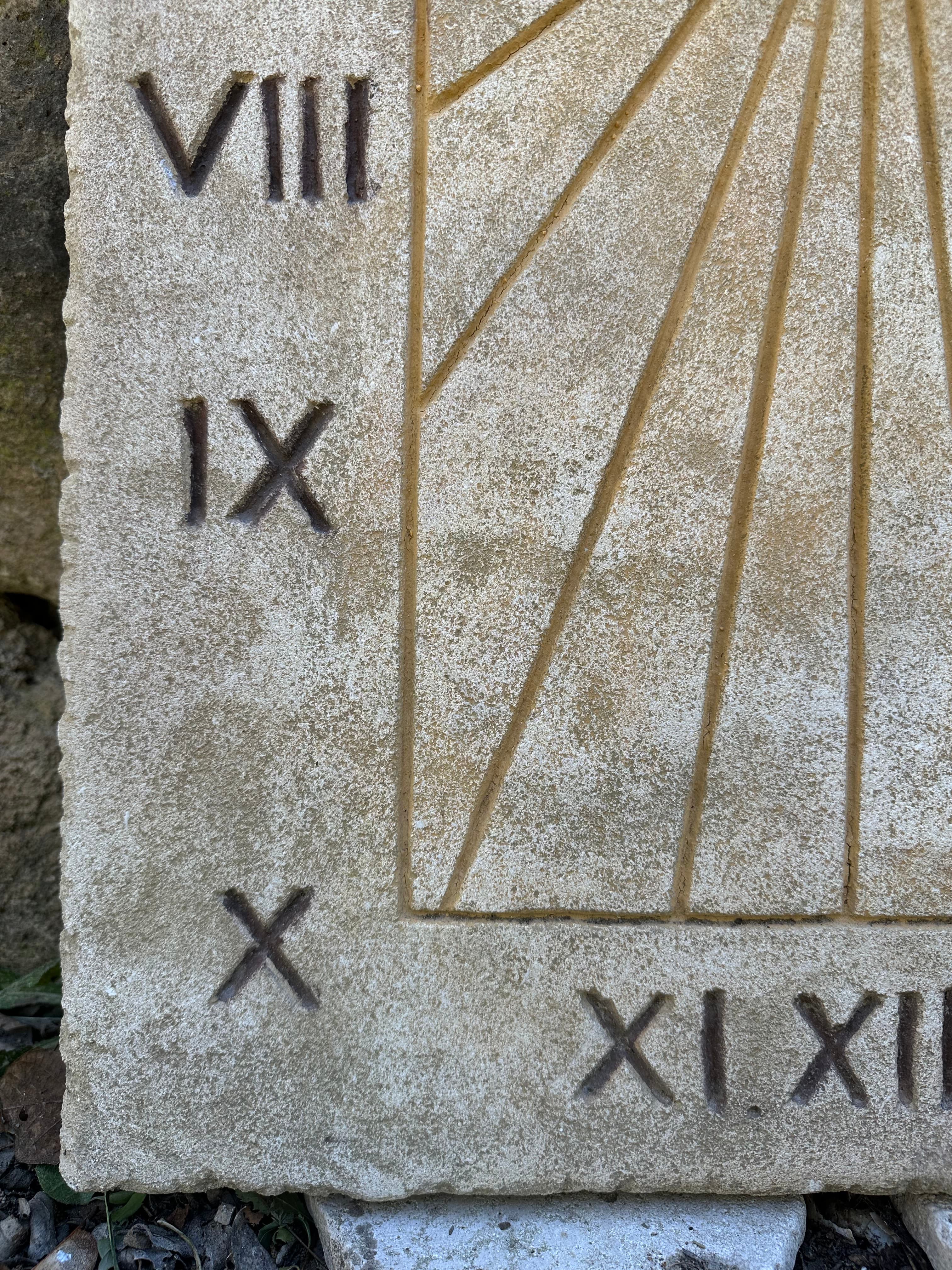 Cadran solaire en pierre naturelle