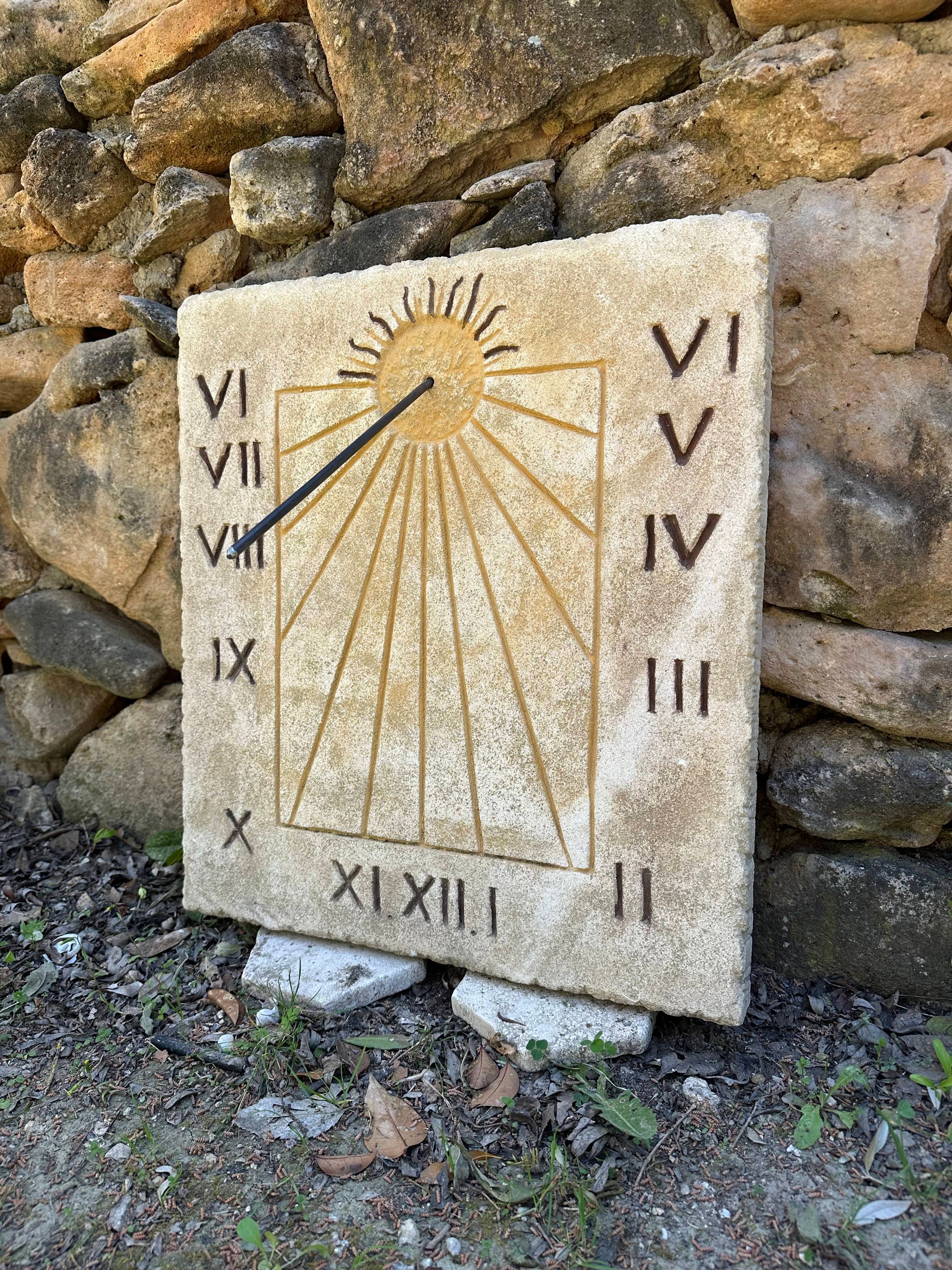 Cadran solaire en pierre naturelle