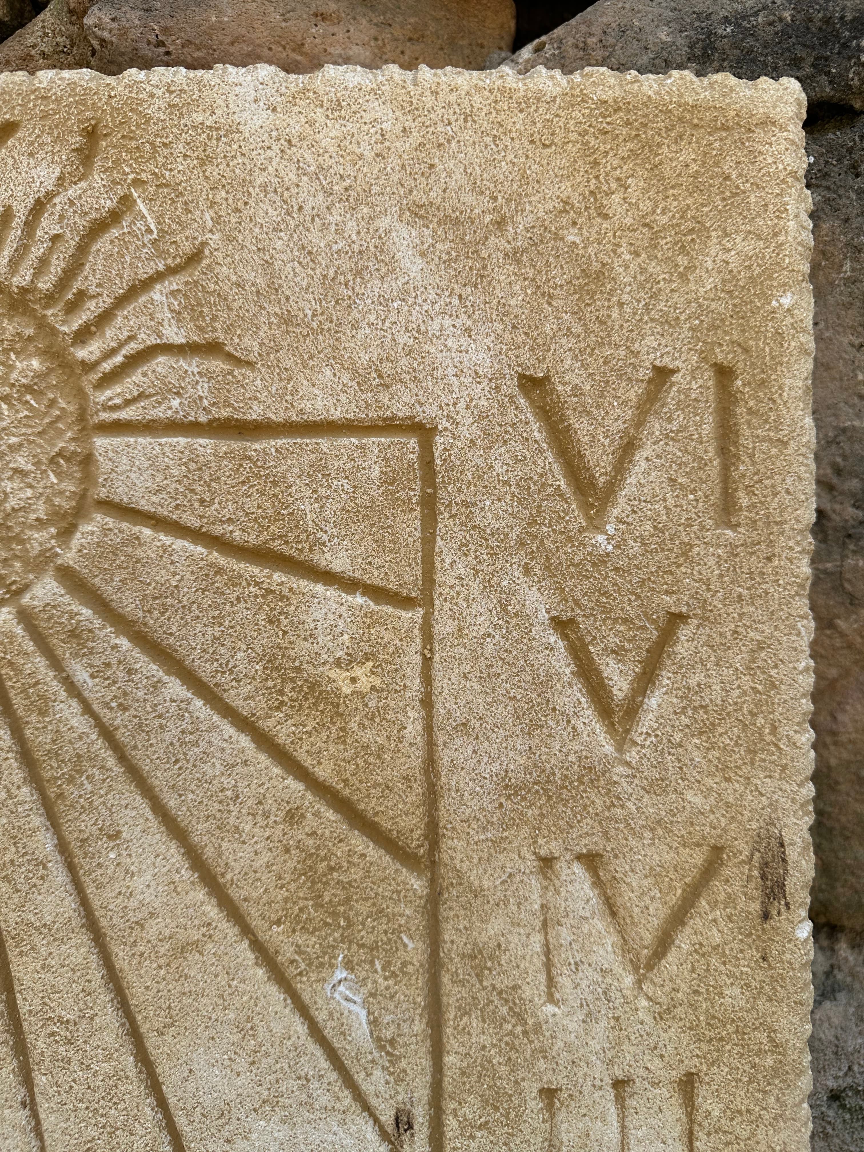 Cadran solaire en pierre naturelle
