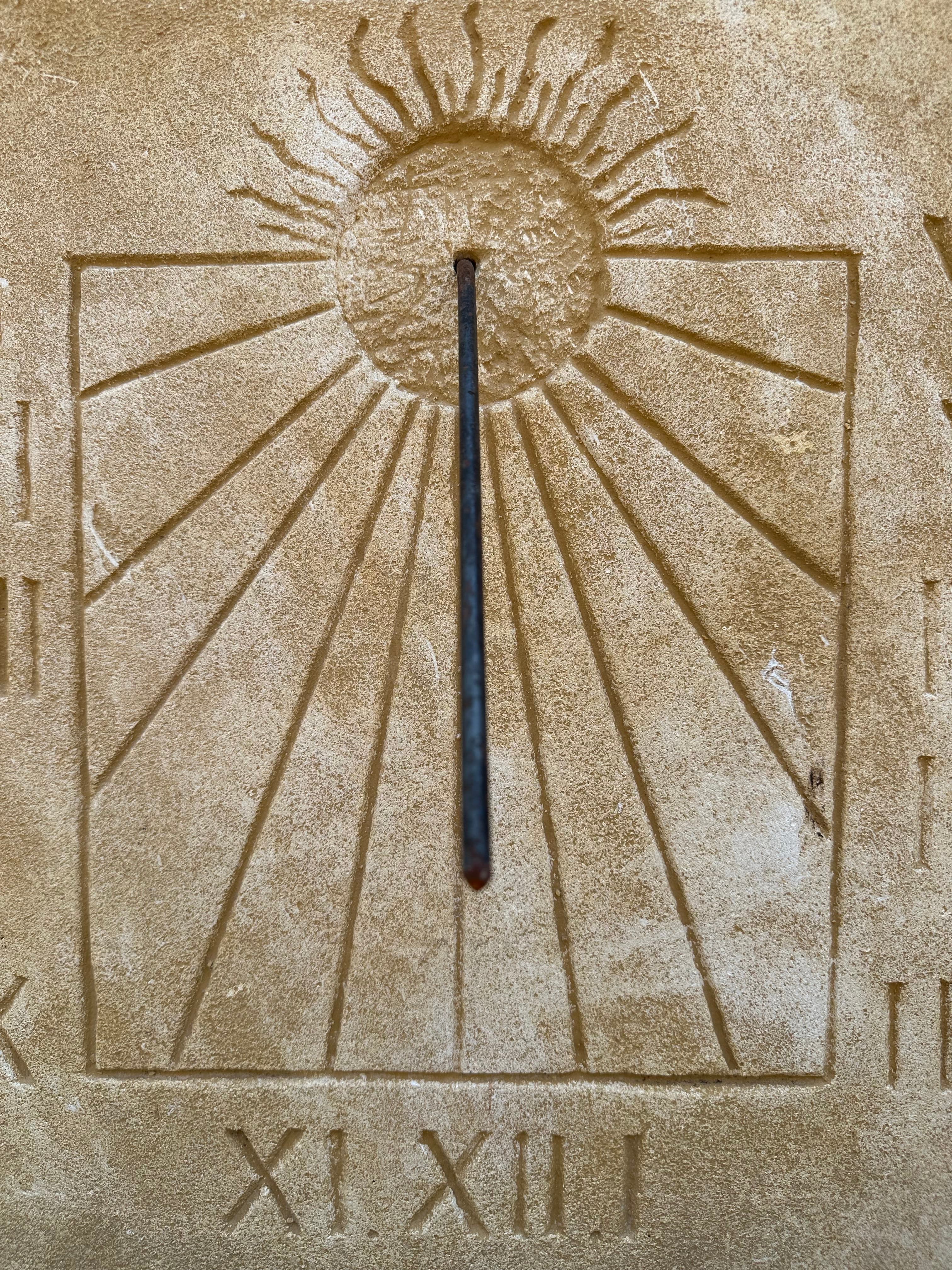 Cadran solaire en pierre naturelle