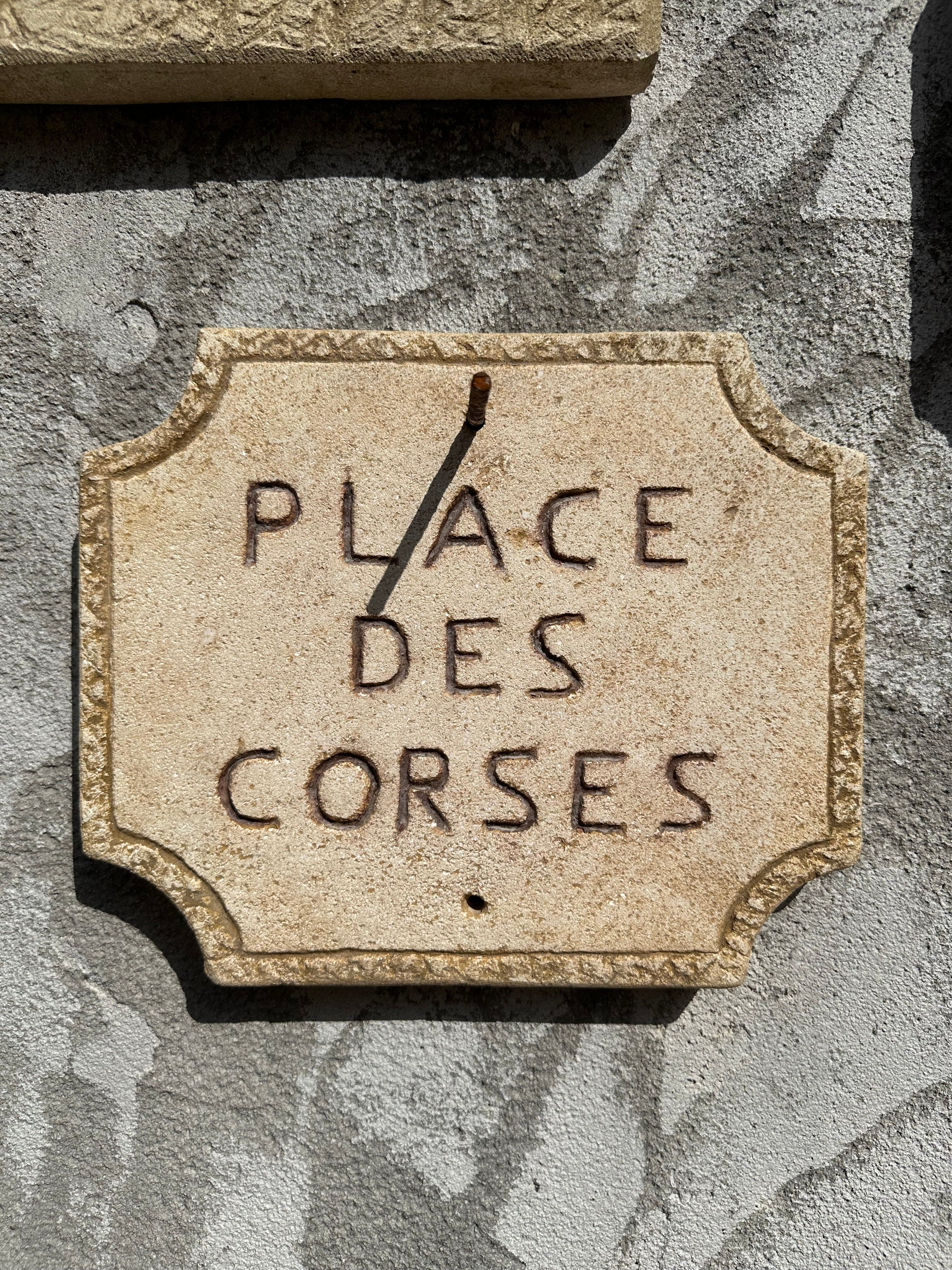 Plaques en pierre naturelle Place des Corses 30 x 25 cm