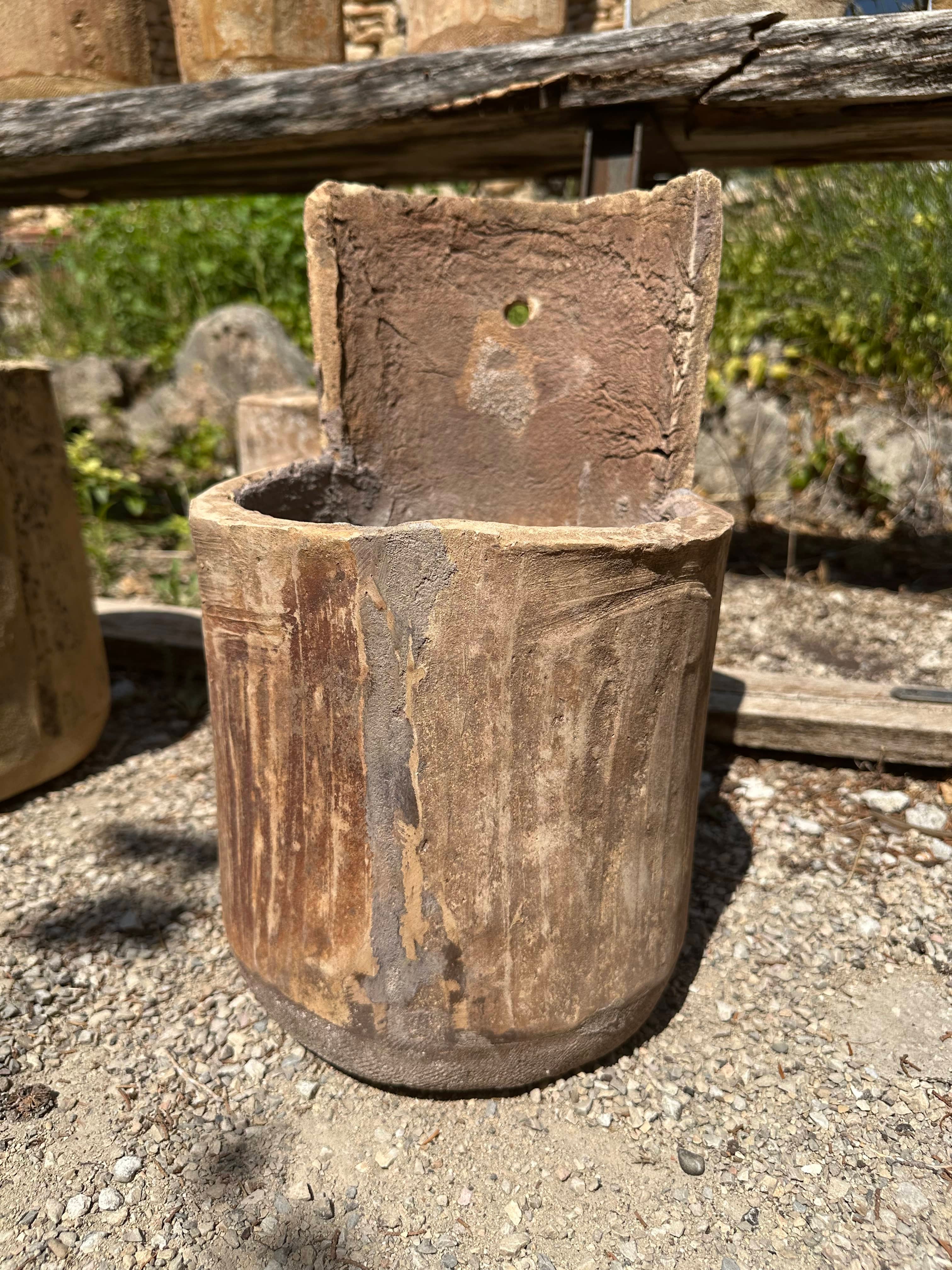 Pot mural en tuiles Provençales 1 | diamètre 25 ; hauteur 39 cm