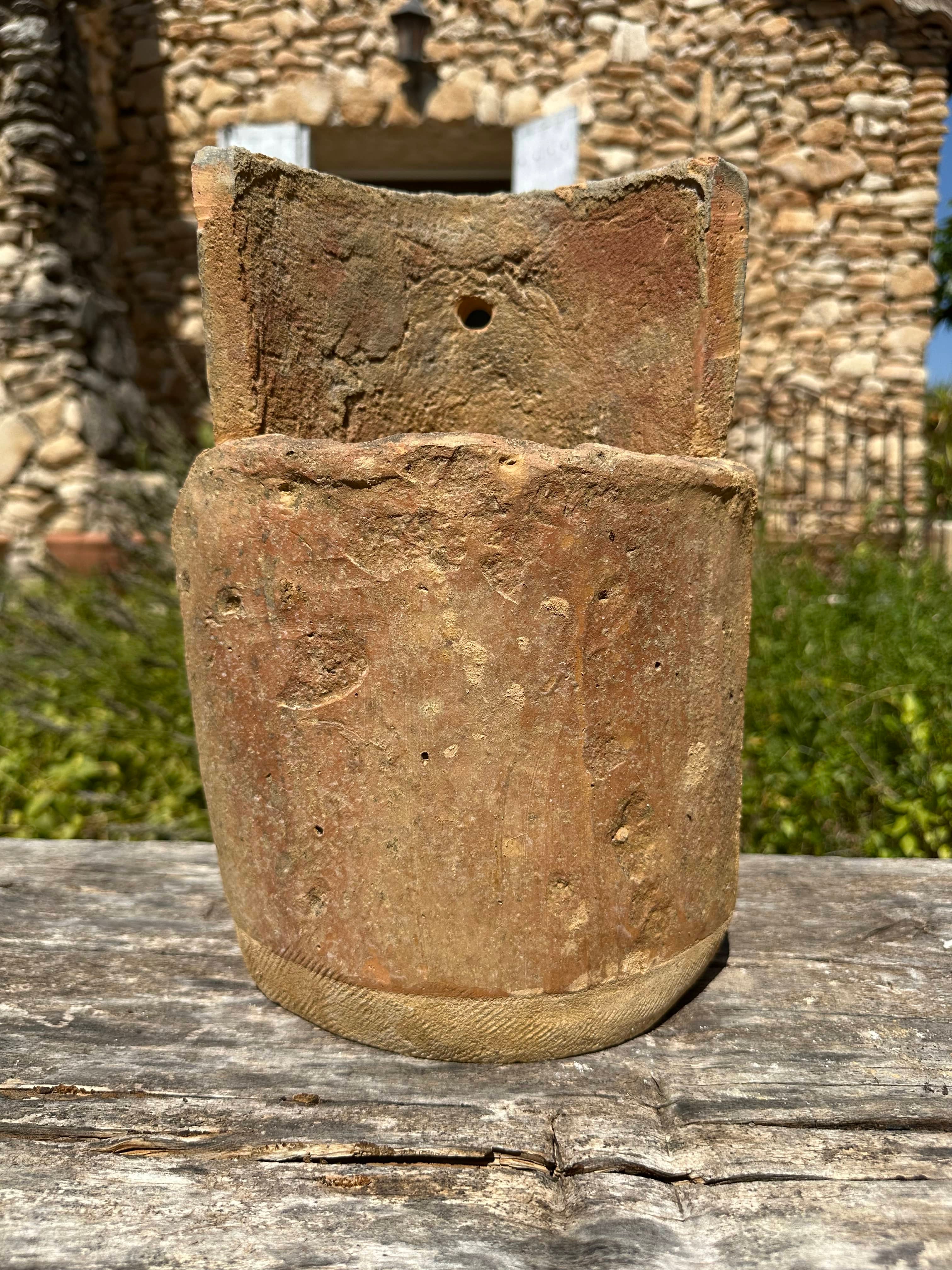 Pot mural en tuiles Provençales 2 | diamètre 21 ; hauteur 33 cm